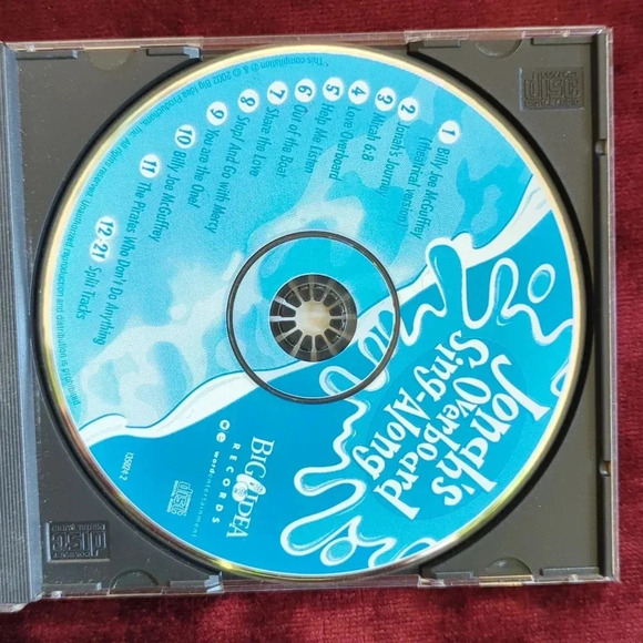 Veggie Tales: Jonah's Overboard Sing-Along - Picture 3 of 6